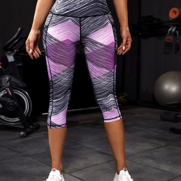 Trendy Color-block Stripe Mid-Calf Length Leggings With Side Phone Pocket *NEW* - Picture 7 of 15